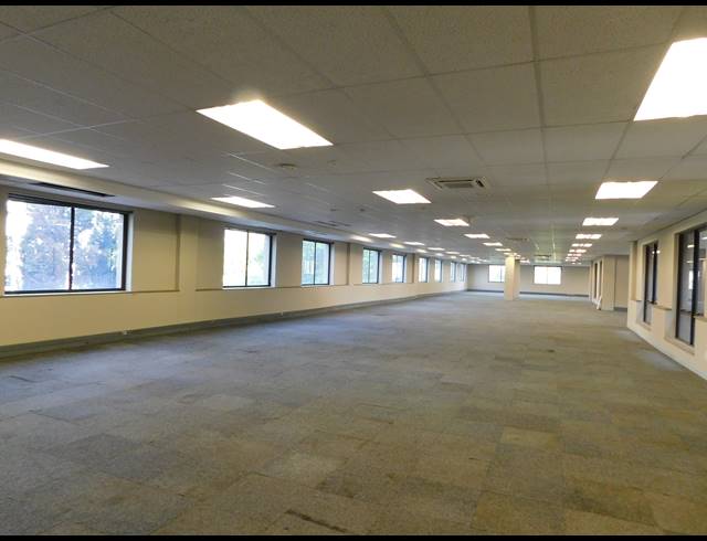 1,558M² OFFICE TO LET IN PARKTOWN